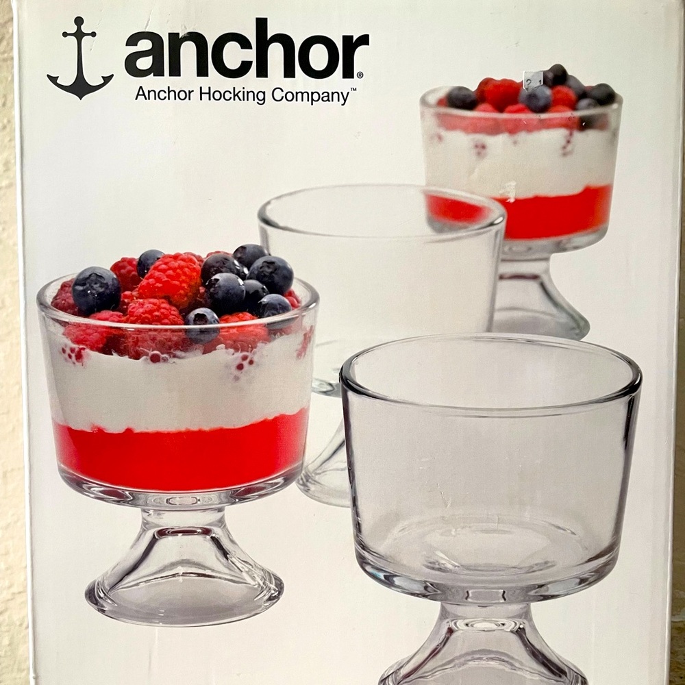 NEW IN BOX Anchor Hocking Glass Mini Trifle Footed Dessert Bowls 10 Oz. Set Of 4